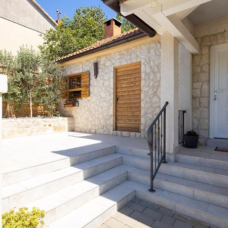 Apartment Iva Vrana  Екстериор снимка