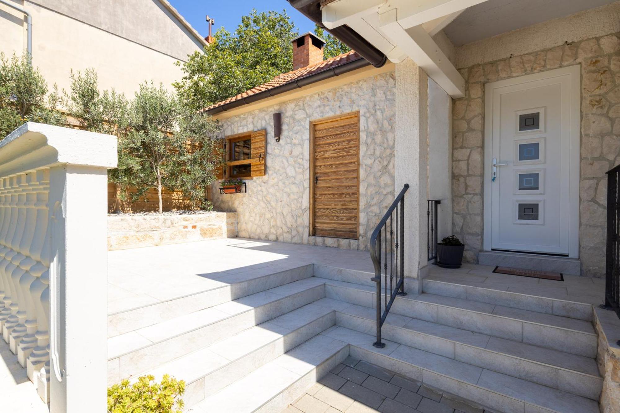 Apartment Iva Vrana  Екстериор снимка
