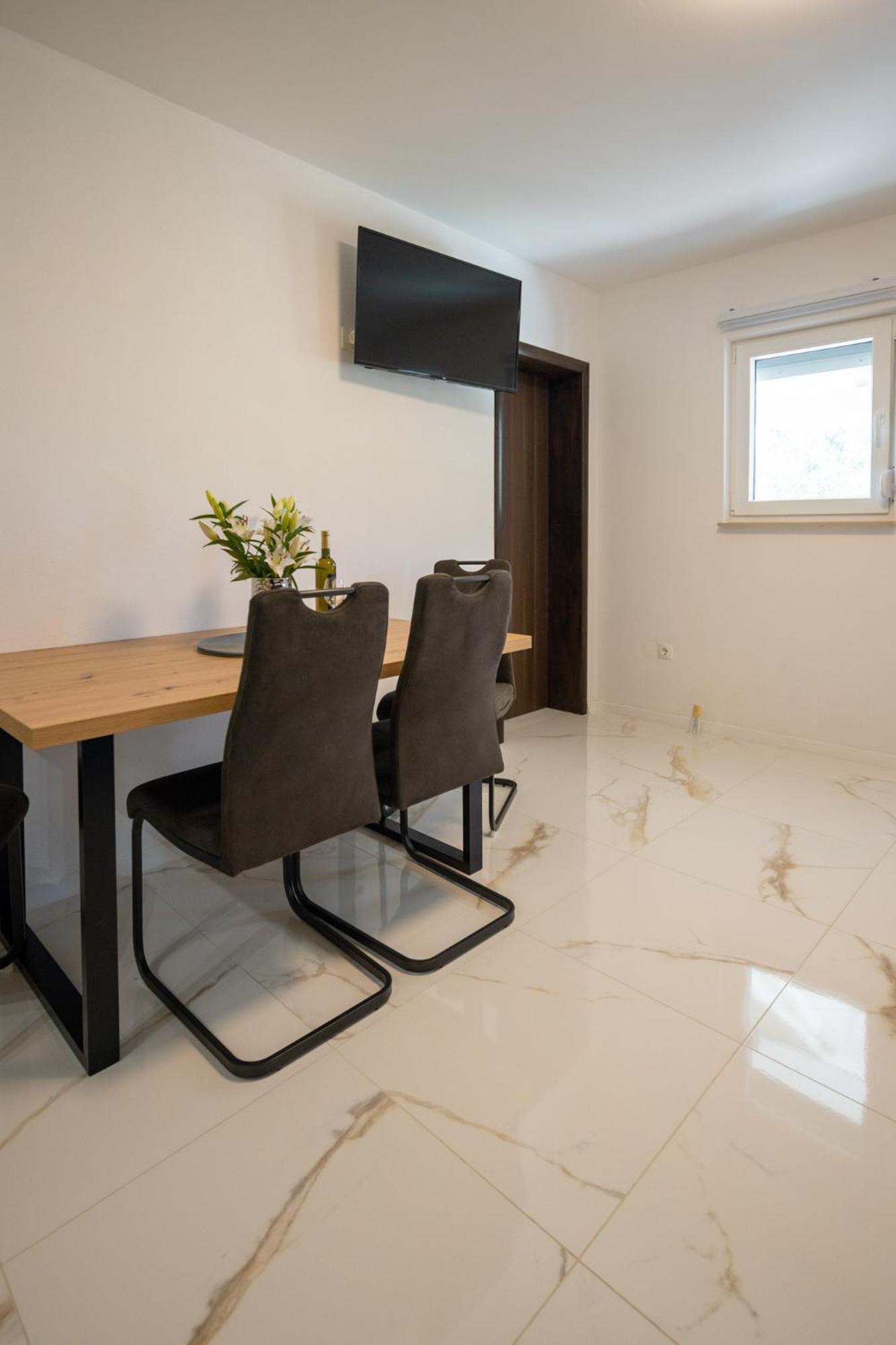 Apartment Iva Vrana  Екстериор снимка